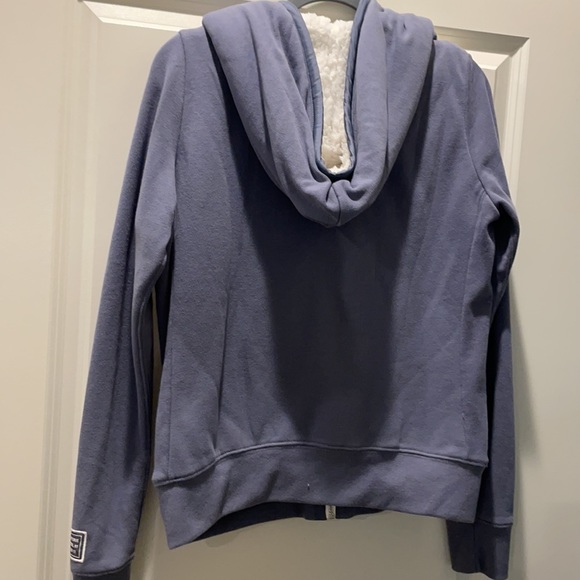 Abercrombie and Fitch Sherpa hoodie. Quilted front design. - Picture 4 of 5